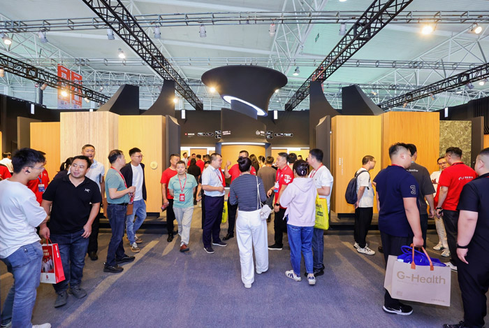 鵬鴻板材新品傳奇綻放2025臨沂木博會(huì)