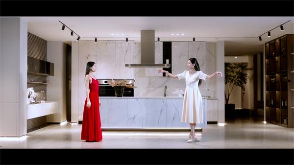 因?yàn)閻?，所以愛——這部家居片子的背后是美不勝收